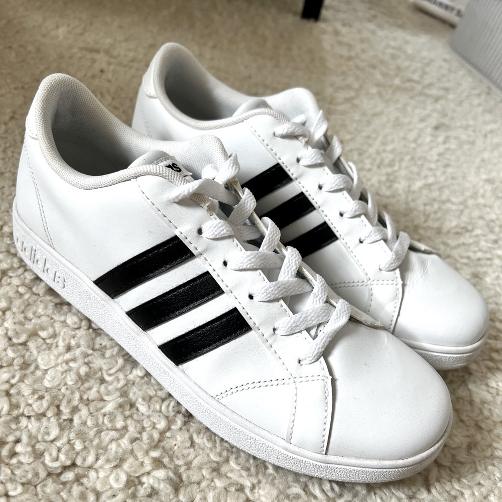 Womens Adidas sneakers, size 6.5